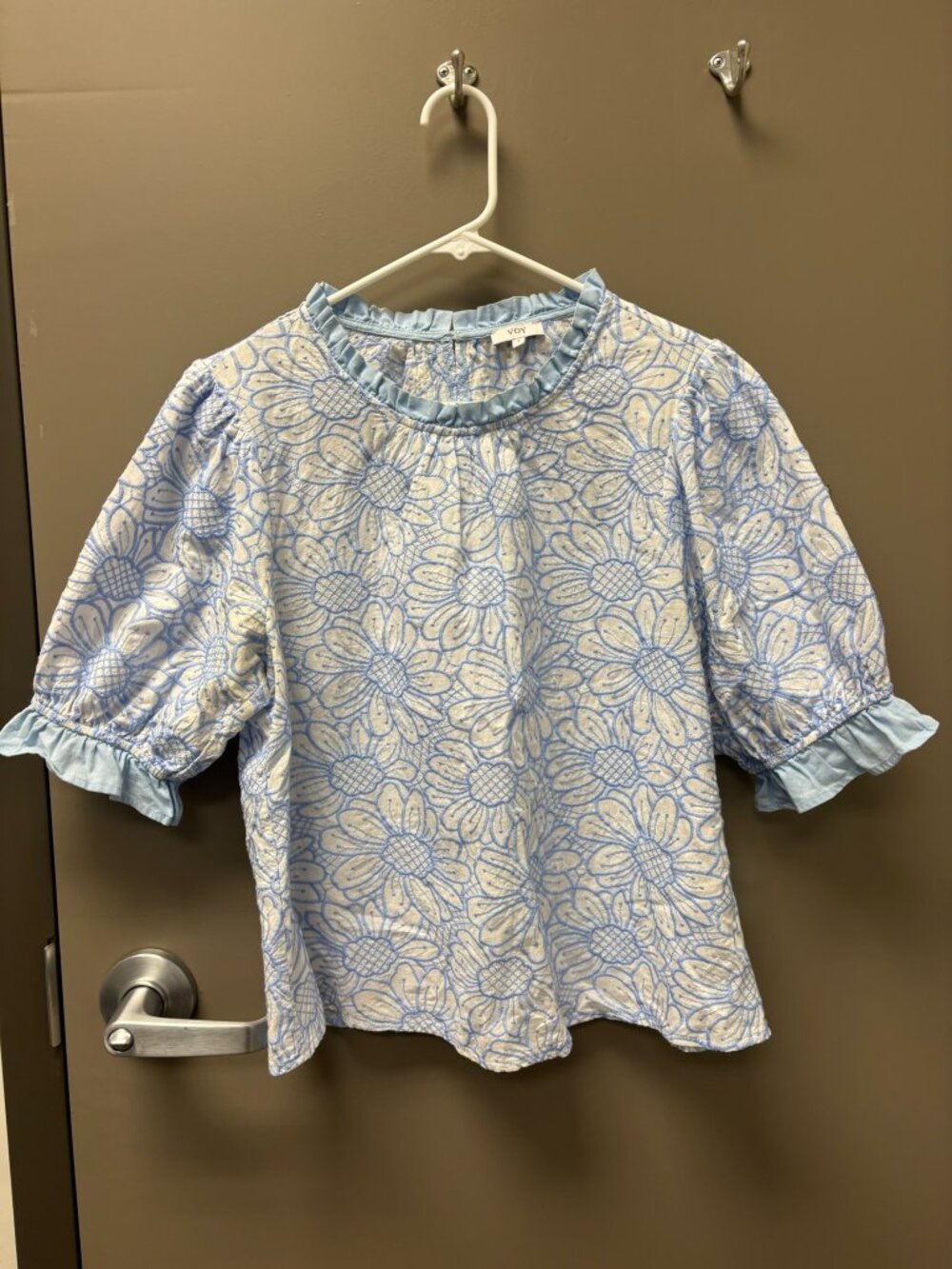 Blue and white brocade shirt by Voy, large